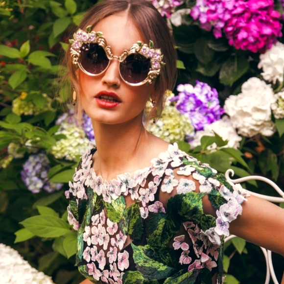 🧨RARE🧨 Dolce & Gabbana Gold Metal in Embroidery Ortensia - Picture 1 of 7